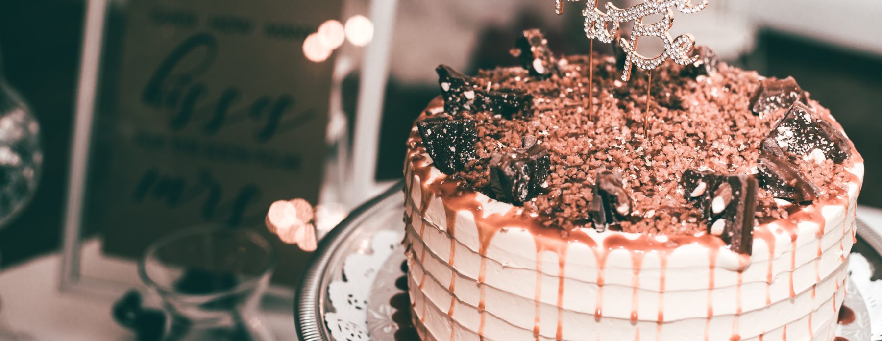 bridal-cake-bridal-shower-cake-1829423-1800x696